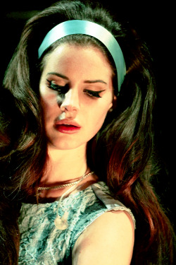 born to adore Lana Del Rey