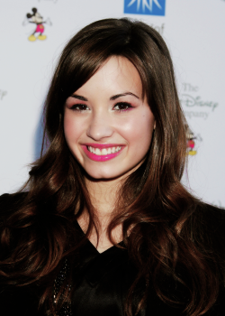 jessespikmans:  Demi Lovato: Timeline - City Of Hope Benifit Concert(SEPTEMBER 14TH, 2008) 