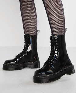 doc-martens-latex-boots:  I WANT THESE !!!