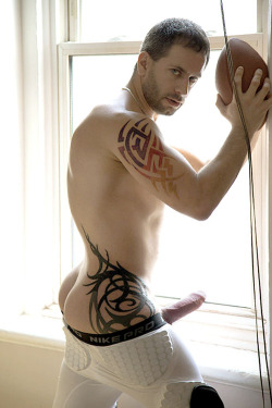 bloodfin:  Cute guy great buns