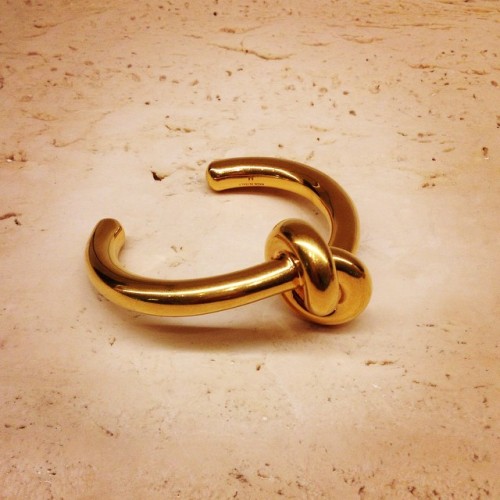 asthetiques:  Céline - Gold Knot Bracelet. 遾. Free shipping worldwide. Email info@asthetiques.com (at info@asthetiques.com) 