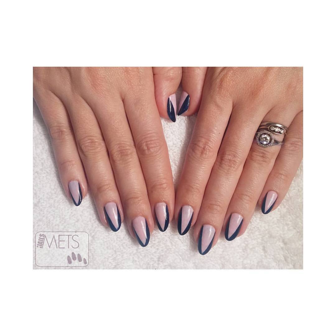 Nails By Mets London Based Nail Artist Manicuremonday Subtle Pantone Colour Of The Year