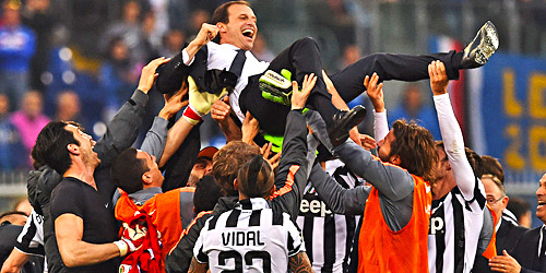 juventusoldlady1897:   ★ ★ ★  CAMPIONI D’ITALIA  2014/2015 ★ ★ ★  