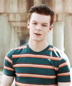 mickeysupset-archive:  3x05/5x03 