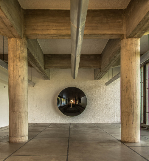 archatlas:    Anish Kapoor chez Le Corbusier  Couvent de la Tourette is one of Le Corbusier’s most famous works. On the occasion of the 50th anniversary of the death of the architect and as part of the Biennale de Lyon whose theme is “modern life”,