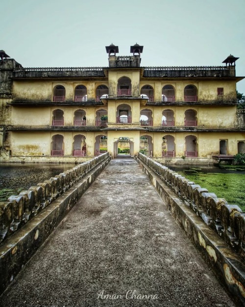Abheda Mahal, Kota, Rajasthan Aman Channa wrote :Built in the 18th century along side the Abheda j
