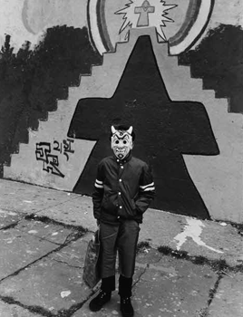 gravesandghouls:  Children in Halloween costumes photographed by Larry Racioppo NYC, 1974 - 1978 