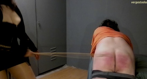 vergastadas: Caning severe-No Mercy Great beating he took!