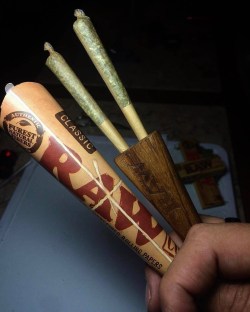 strainmaniac:  I smoke 2 joints before I smoke 2 joints
