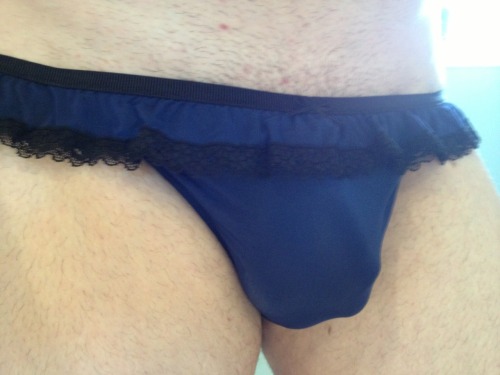 renard1117:  A ruffle thong from aerie. Now adult photos