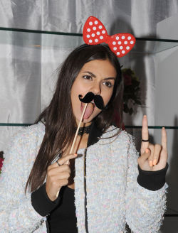 Picturesforkatherine:   Victoria Justice Attending The Backstage Creations Retreat