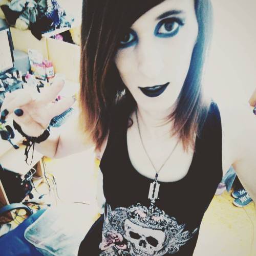 Meow? #emogirl #emo #scenegirl #scene #alternative #goth