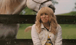 fiiernanda:  Lol #Miley