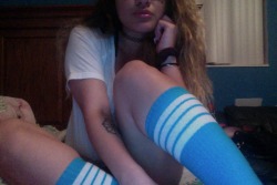 makethatkittenpurr:  Yay socks! 