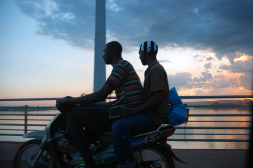 Bikers, River Niger, Bamako, Mali, Africa.