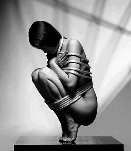 purrushka:  torbido-inganno:  Statue of Chasity by ~mperiod  ♥