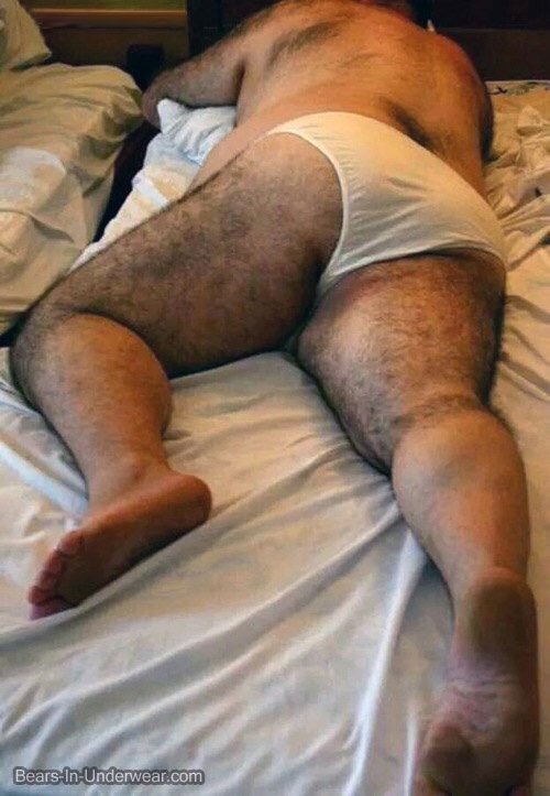 ositocerveceroxxx: Wooooof que delicia de papi