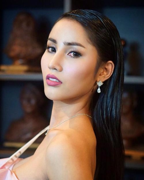 ladyboysofthailand:    #Thailand #Ladyboys porn pictures