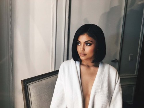 kendallandkyliejennerstylelove:   5.5.16 - BTS: Kylie getting ready for Met Gala 2016 in New York