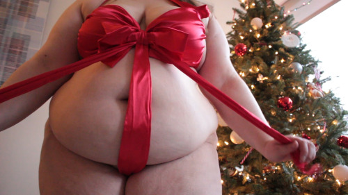 12 Days of CherriesDay 6: Big Red BowManyVids || Clips4Sale...cherries.manyvids.comclips4sale.com/10