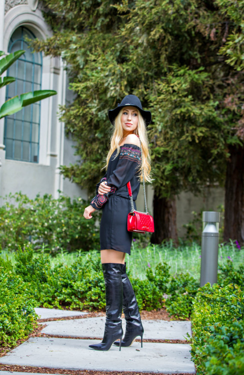 Fashion blogger laviedupapillon in Gianvito Rossi over-the-knee boots Sourc