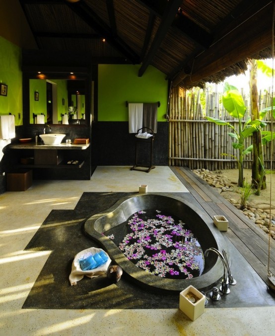 fuckyeahawesomehouses:Tranquil, Tropical Bathrooms