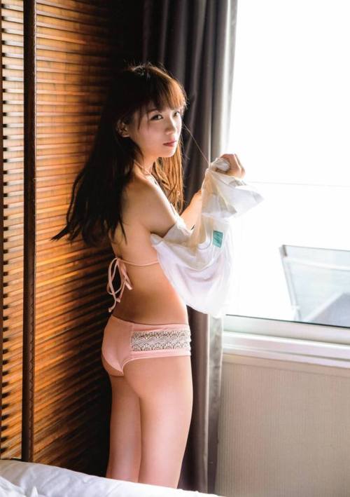 oshiri48:  Akimoto Manatsu (秋元真夏)