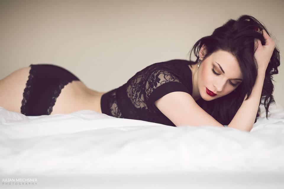 dreaming-glamour-girls:  Model: Sophia SopranoPhotographer: Julian Meichsner