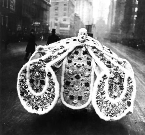 Mummer on Broad Street, Philadelphia, 1921
Happy 2013 folks. Thanks for making it a great one. It is about time I move this site to its own domain name, www.softpyramids.info . Please check out the beautiful new site redesign I have been cooking up,...