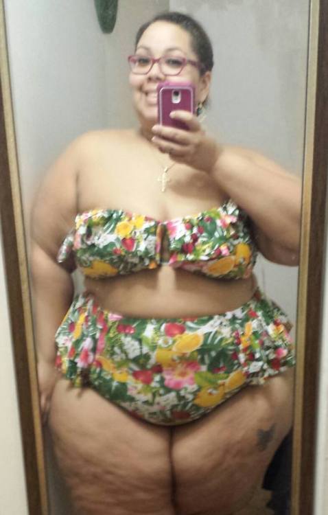 planetofthickbeautifulwomen:  Jessica AKA Ms HoneyRayne wearing a Fruit Frenzy Swimsuit by Forever 21 