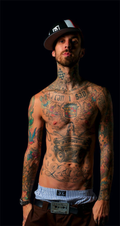 stinkystraightalpharedneck: Stud master man Travis Barker nice balls and cock 