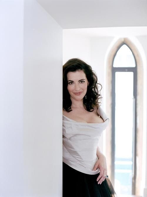 realbeautynextdoor:The NextDoor CollectionThe brunette Ex-gf is a for Real Beauty NextDoor Cougar on