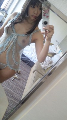 private-asians:  See-through selfie. The