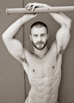 realsexymen:  http://realsexymen.tumblr.com/