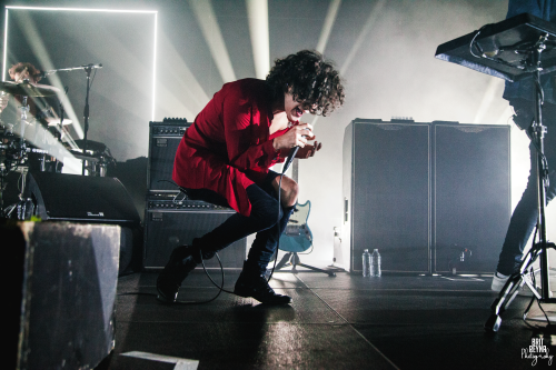 thematthewhealy:  britreynaphotography:  Matt Healy from The 1975 Night 2 SOLD OUT show in Los Angel