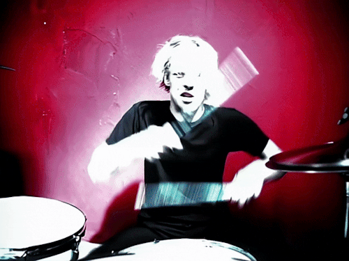 mydeadfriend: FOO FIGHTERS - MONKEY WRENCH [1997] Don’t want to be your monkey wrenchOne more 