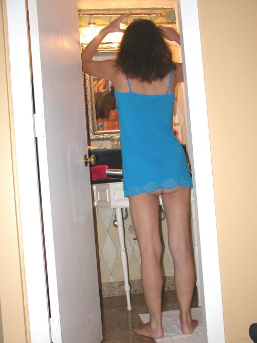 posterpopup:  Beautiful Upskirt Ass Shot 