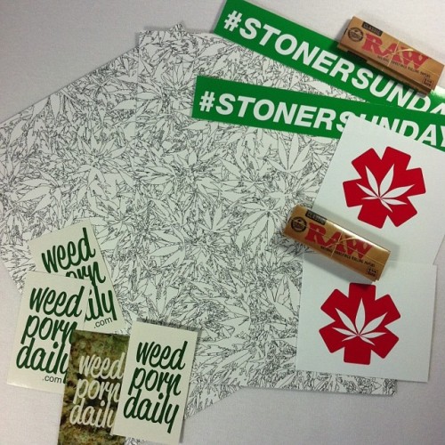 weedporndaily:  🎉✨FLASH GIVEAWAY✨🎉 Today we’re picking TWO lucky #superstoners to each win a colourable #cannabis print (great for crayons and colored pencils!), a pack of Classic #RAW papers, #medicalmarijuana print, a #stonersunday print,