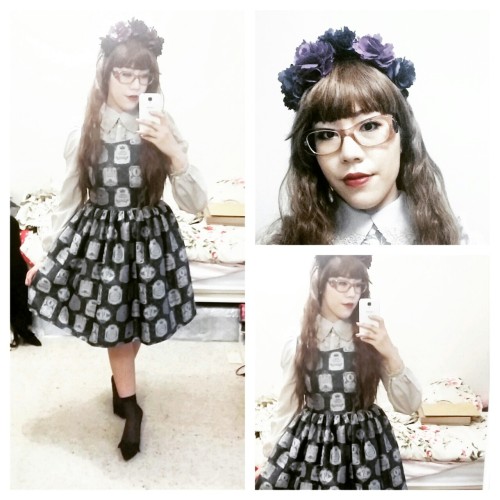 archadianskies:Threw together a super quick coord with a floral headdress, Victorian Maiden blouse a