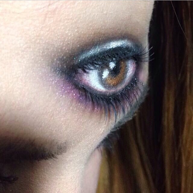 limecrime:  Need some Halloween ideas? How about a fortune teller with a third eye!