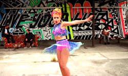 apup-deactivated20171002:  Paloma Faith in Sigma’s new video for Changing 