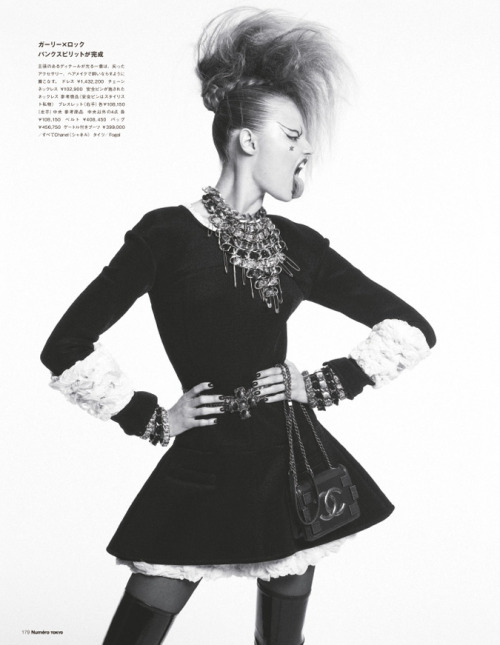 Model:Magdalena FrackowiakIssue:Numero Magazine Tokyo | October 2013Photographer:Sofia &