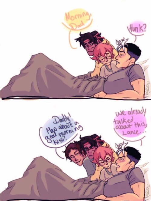 itsiparwing:  Space dad waking up with space kids. you can’t convince me that this doesn’t happen.  