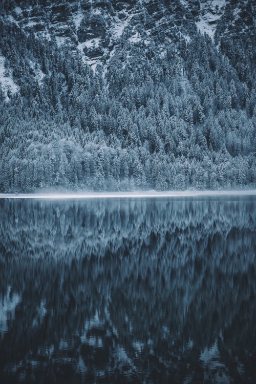 goingoutdoor: bokehm0n: Winter is back in the Alps. pictures by Johannes Hulsch