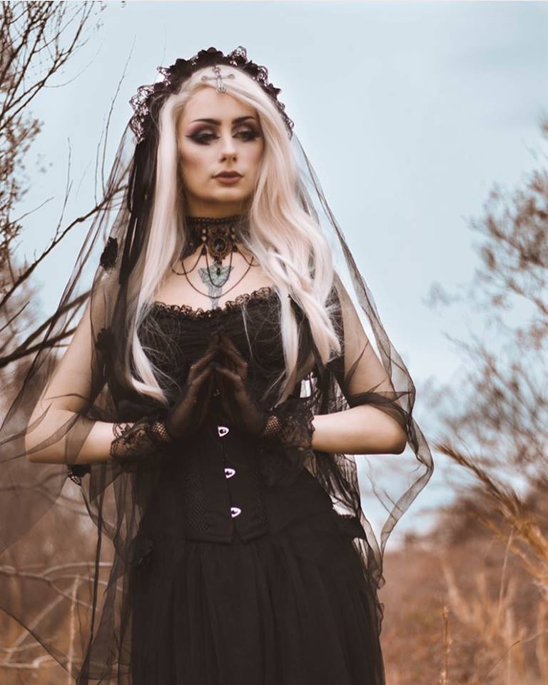 gothicandamazing:  Model: TheBlackMetalBarbiePhoto: Rose Gold PortraitsDress/Veil: