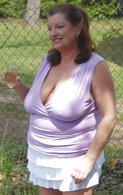 busty, braless and mature.  Turns me in to jello&hellip;..