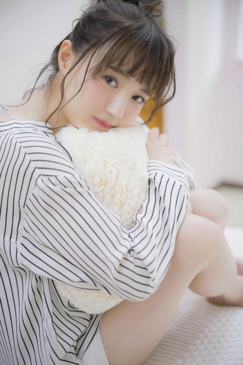 少女2 一股慵懒的起床气