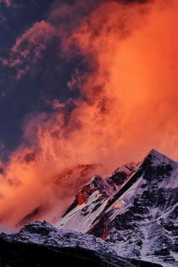 sundxwn:  Burning Mountain by Florent Chevalier