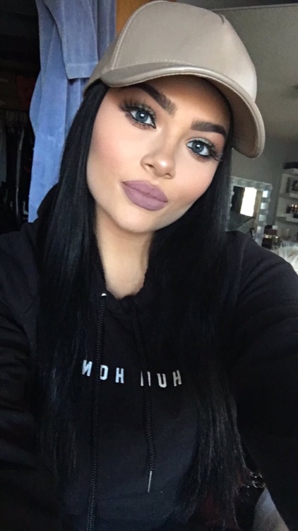 im-prada–u-nada:  Mackenzie Hyatt 👑