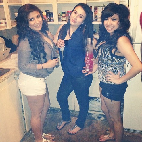 drunkandpartybabes:  To be honest. I love a submission like this! Three babes chilaxin and having fun 